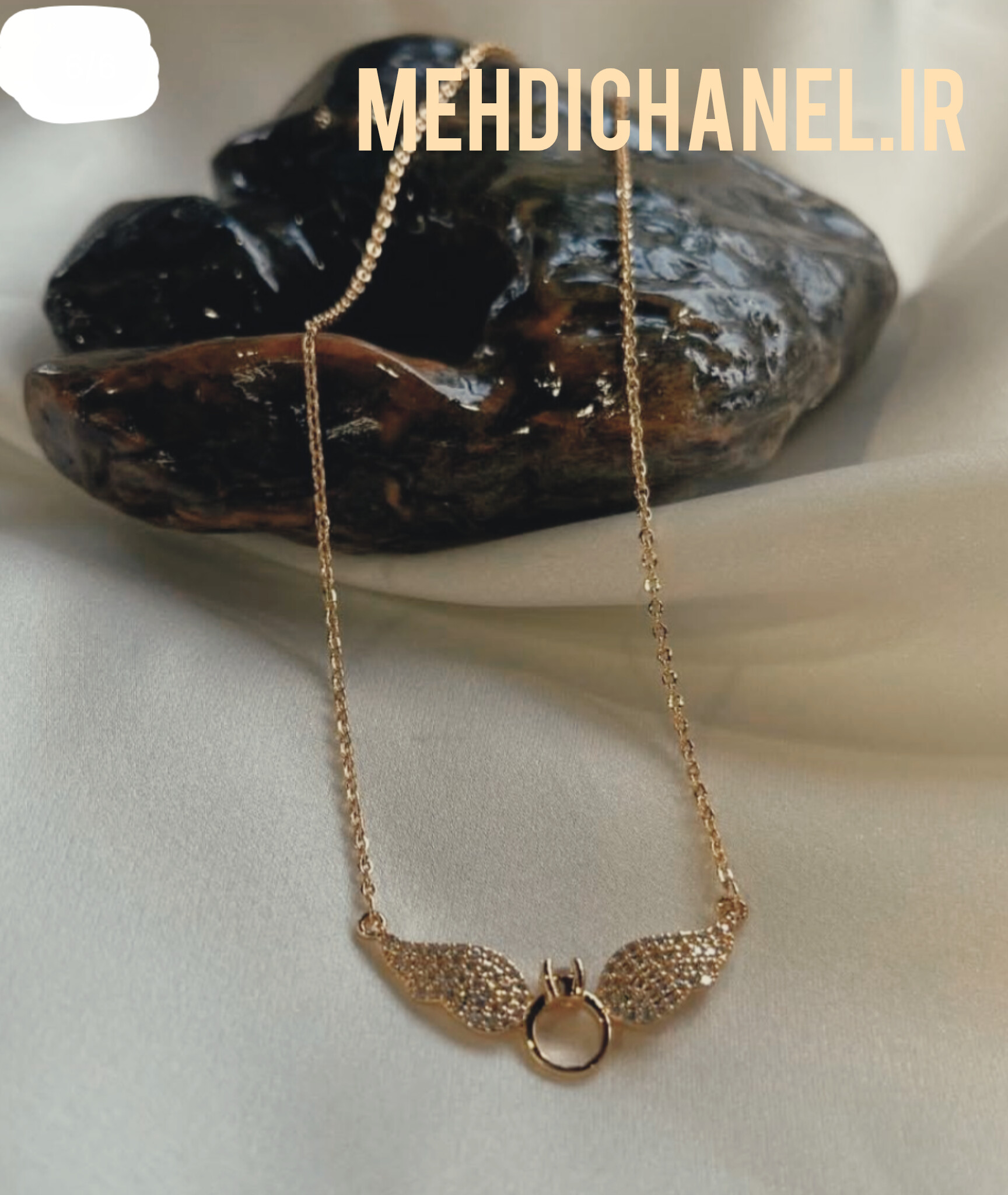 پلاک زنجیر گردنی مدل بال فرشته با نگین های معراج، بسیار شیک و زیبا رنگ ثابت و بدون ایجاد حساسیت